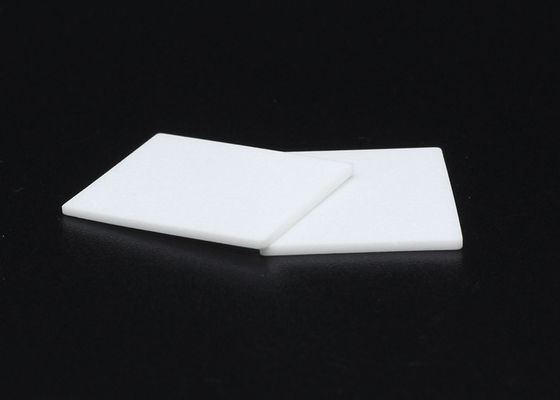 Placa de cerámica del alúmina excelente del aislamiento 3.75g/Cm3